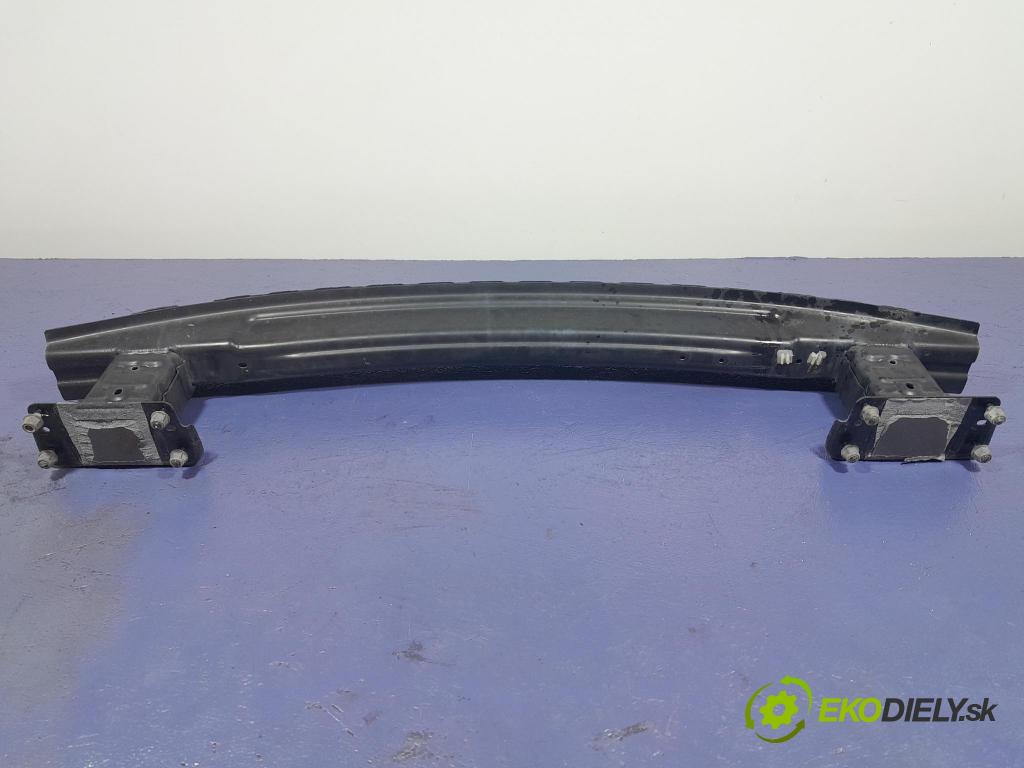 Mercedes Gla-klasa 2019 výstuha narazník zad A1176100014