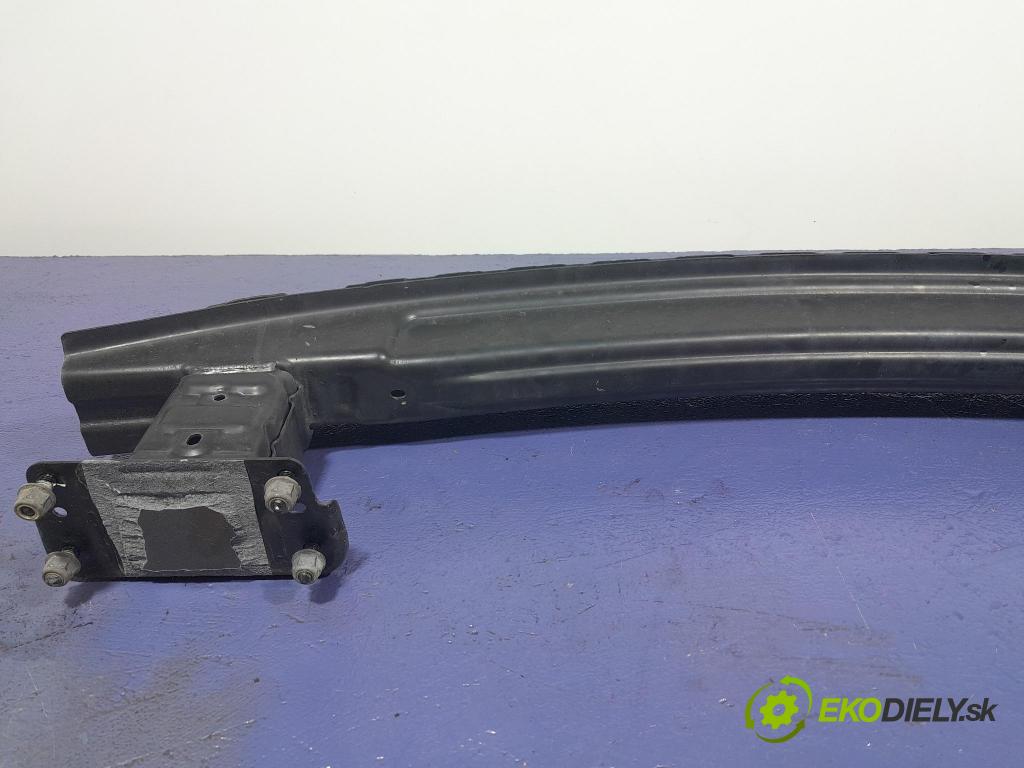 Mercedes Gla-klasa 2019 výstuha narazník zad A1176100014