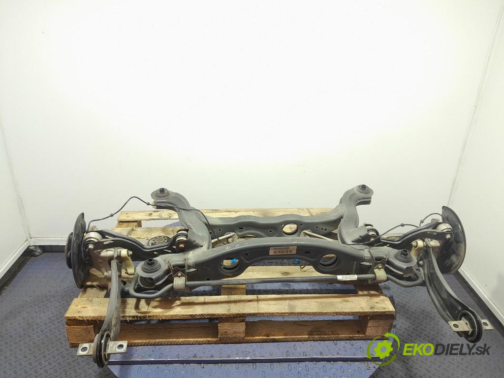 Mercedes Gla-klasa 2019 výstuha Pozastavenia: zad