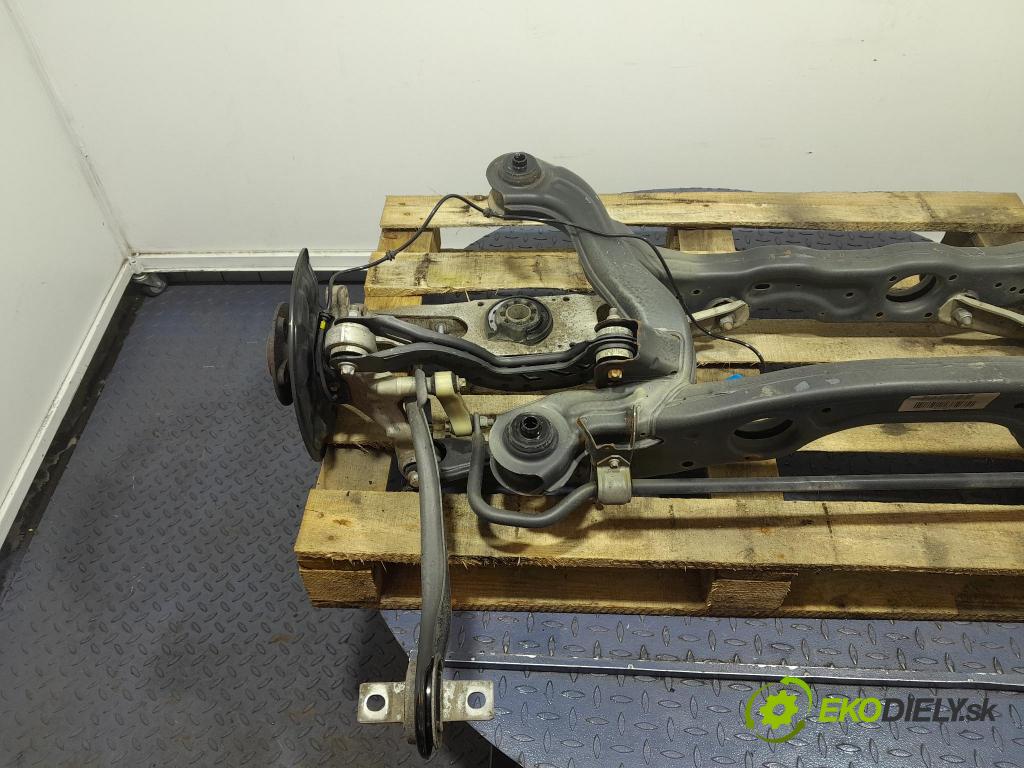 Mercedes Gla-klasa 2019 výstuha Pozastavenia: zad