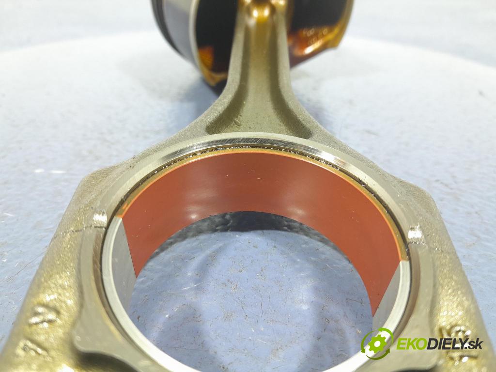 Bmw Seria 2 2020 píst 8658674