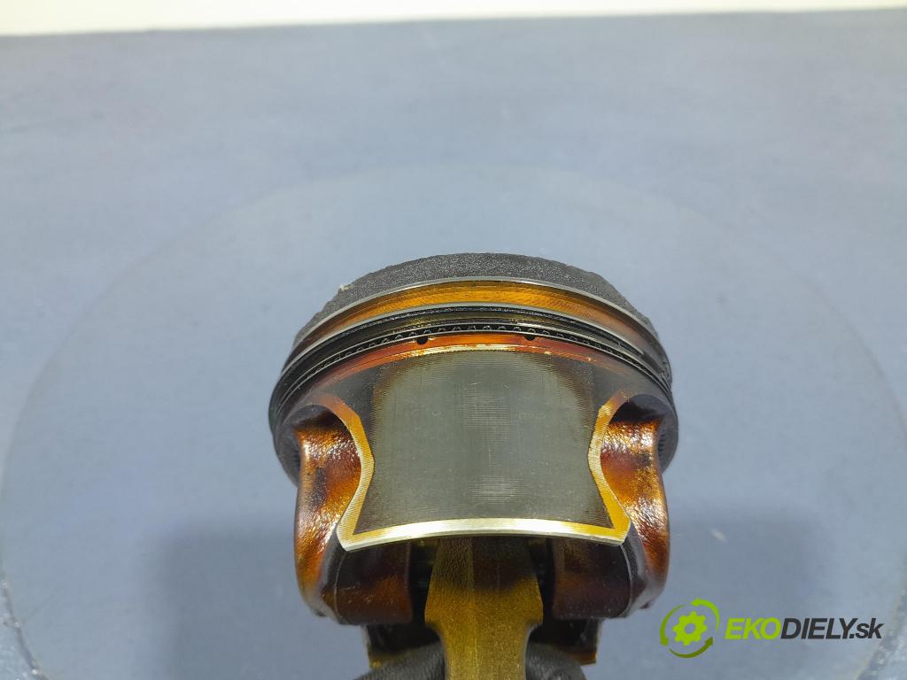 Bmw Seria 2 2020 píst 8658674