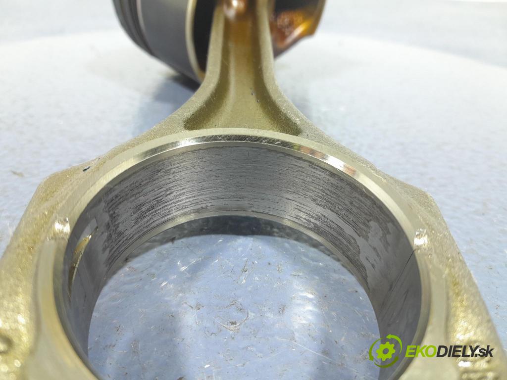 Bmw Seria 2 2020 píst