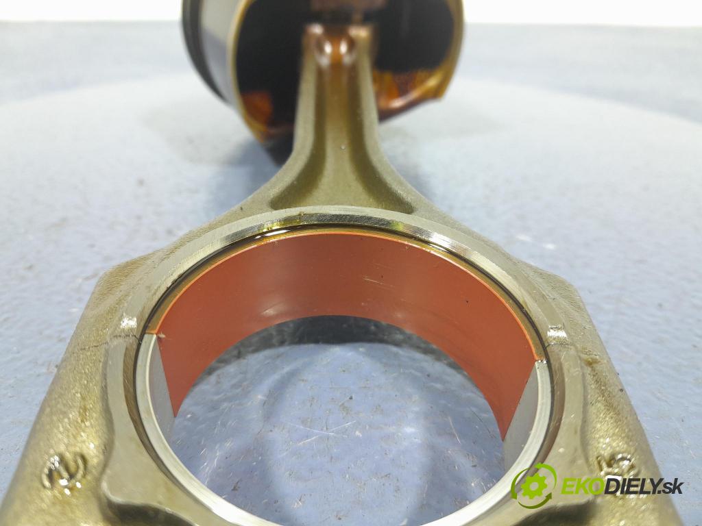 Bmw Seria 2 2020 píst