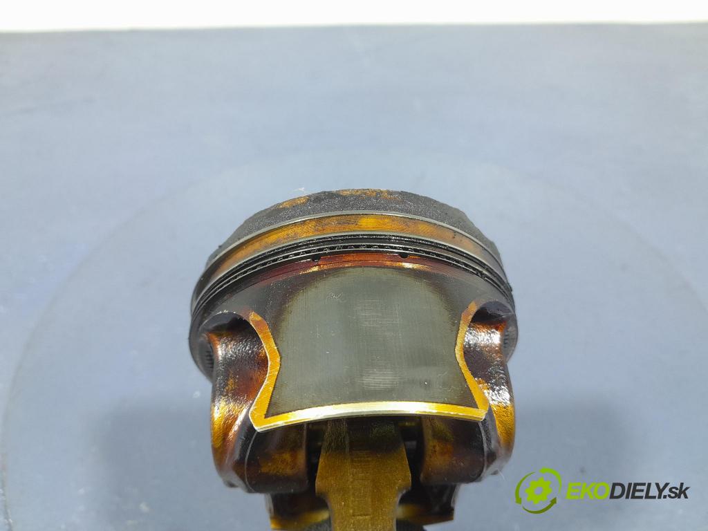 Bmw Seria 2 2020 píst