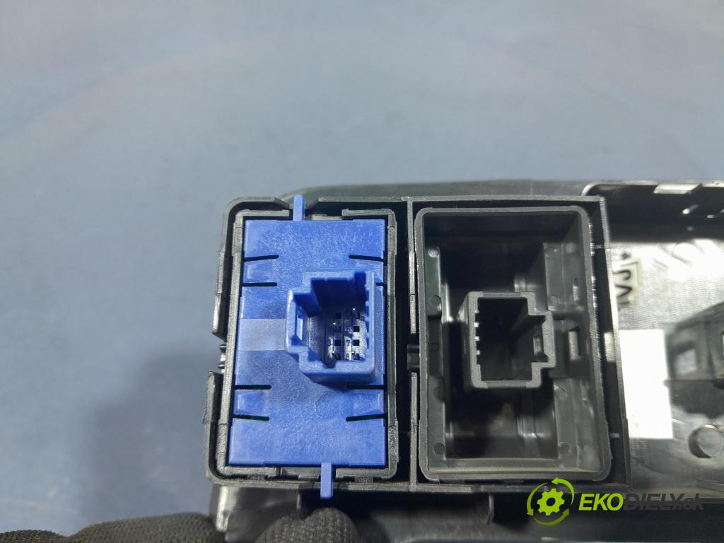 Renault Talisman 2017 kryt Plast: Interiéry: 251630296R