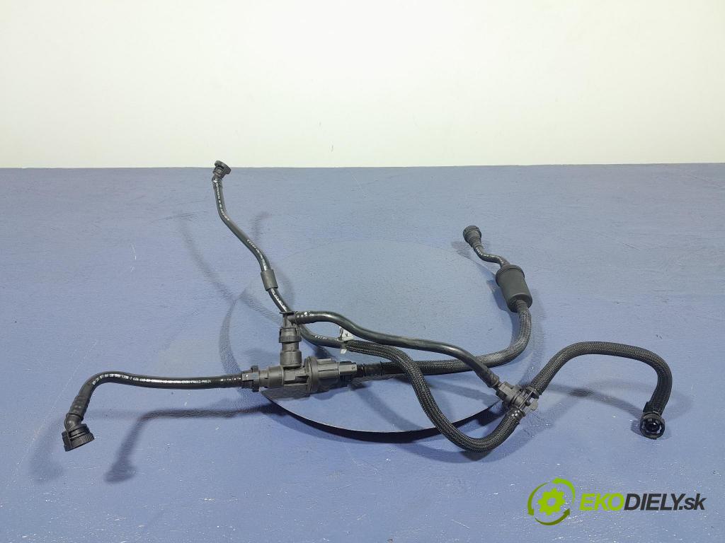 Bmw Seria 2 2020 rúrka paliva 7614013