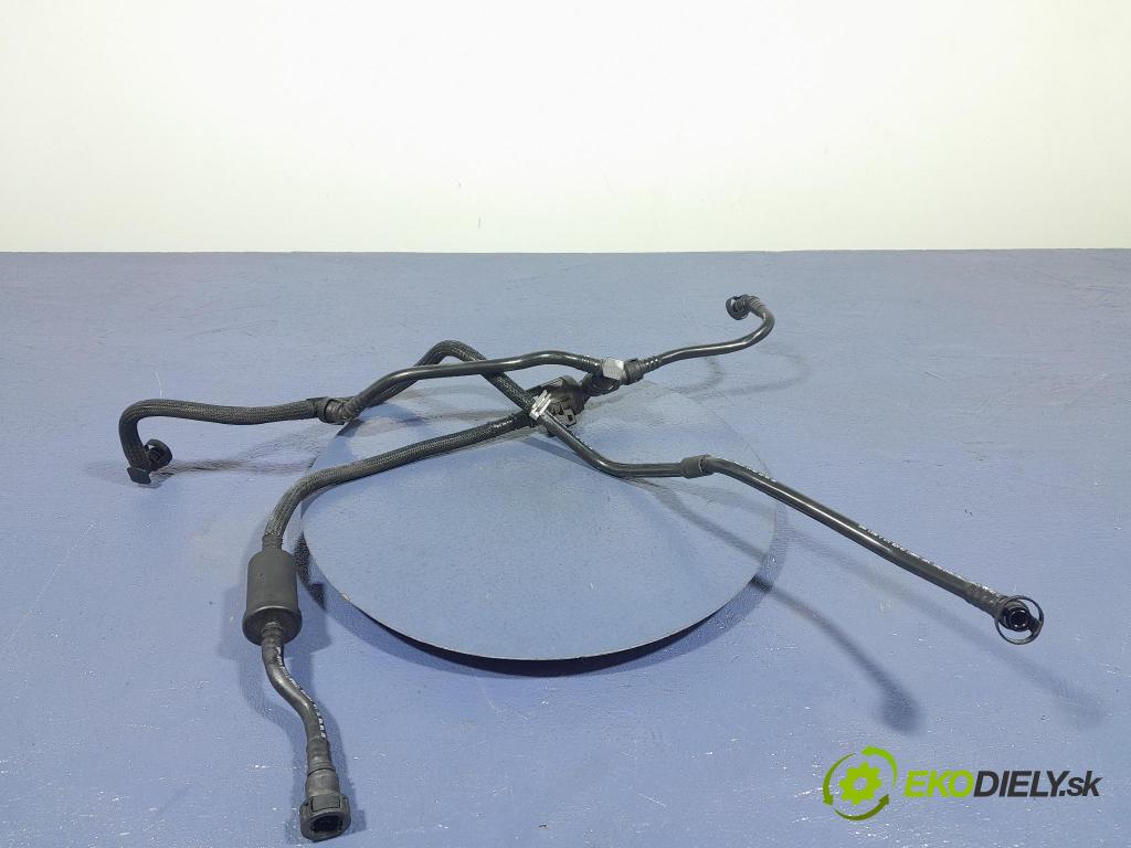 Bmw Seria 2 2020 rúrka paliva 7614013