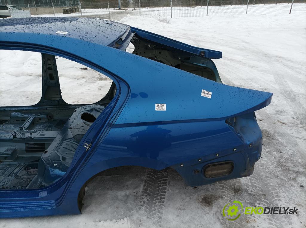 Skoda Octavia 2023 blatník zad Vľavo: