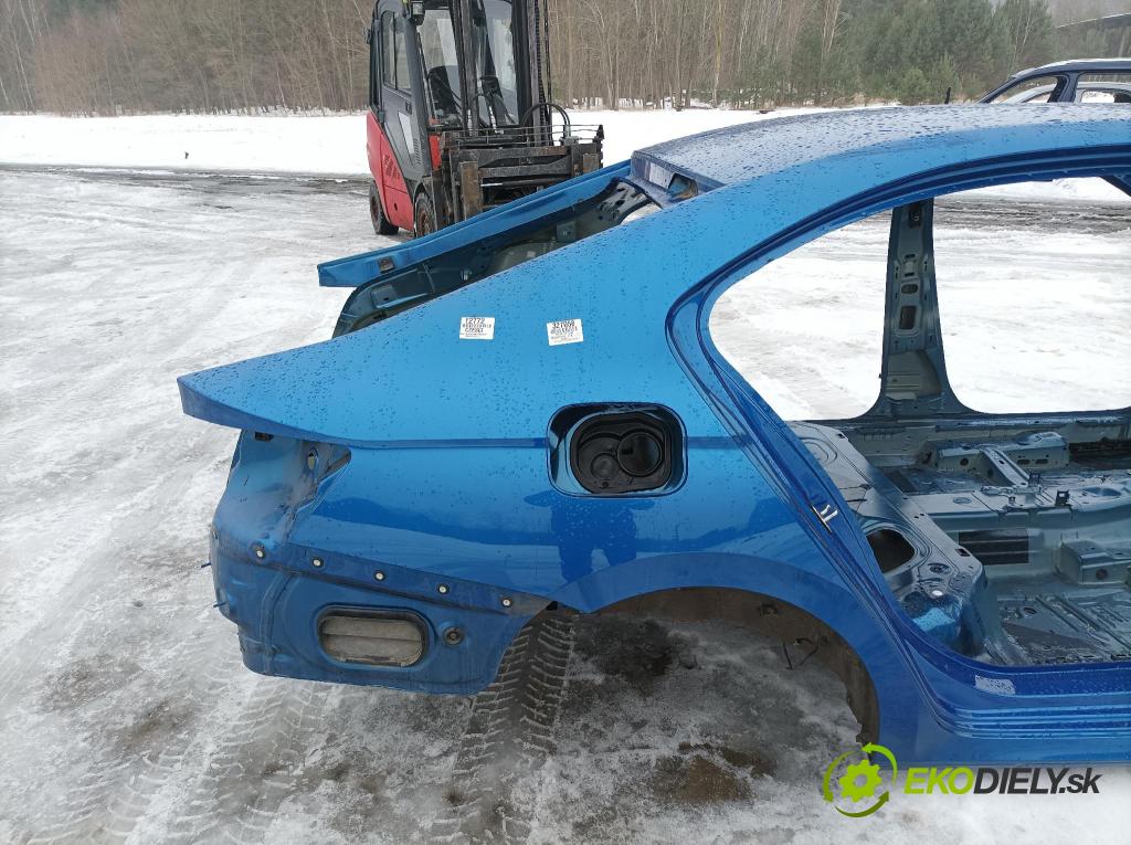 Skoda Octavia 2023 blatník zad v pravo: