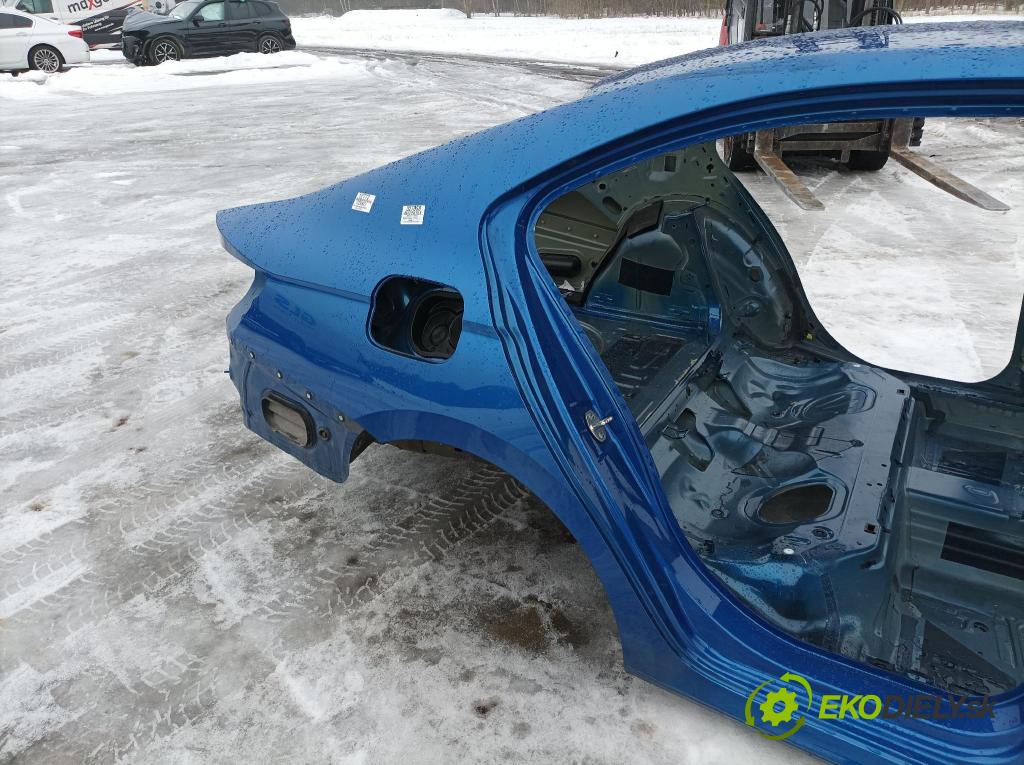 Skoda Octavia 2023 blatník zad v pravo: