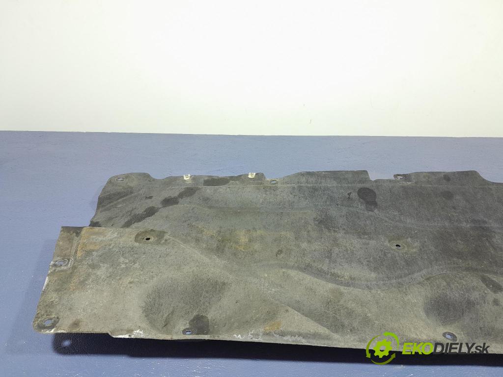 Bmw Seria 2 2020 kryt Plast: podvozek: