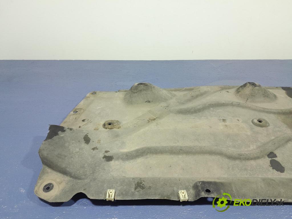 Bmw Seria 2 2020 kryt Plast: podvozek: