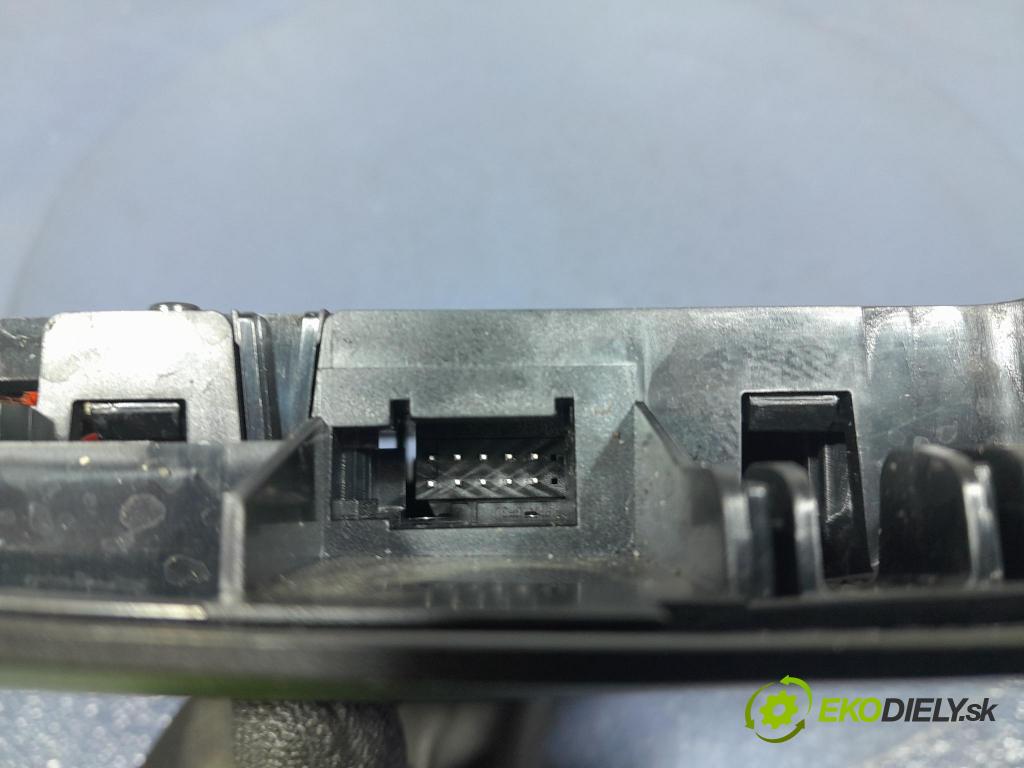 Bmw Seria 2 2020 Svietidlá: Vnútri: 5A198C1