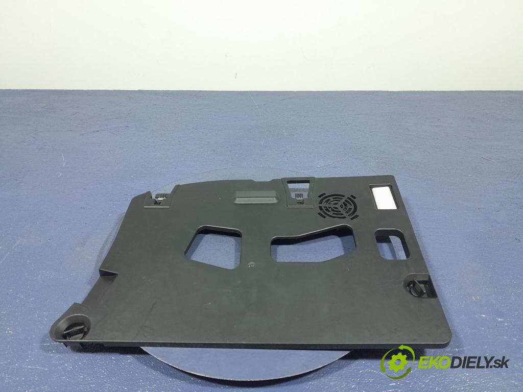 Bmw Seria 2 2020 kryt Plast: Interiéry: 6823295