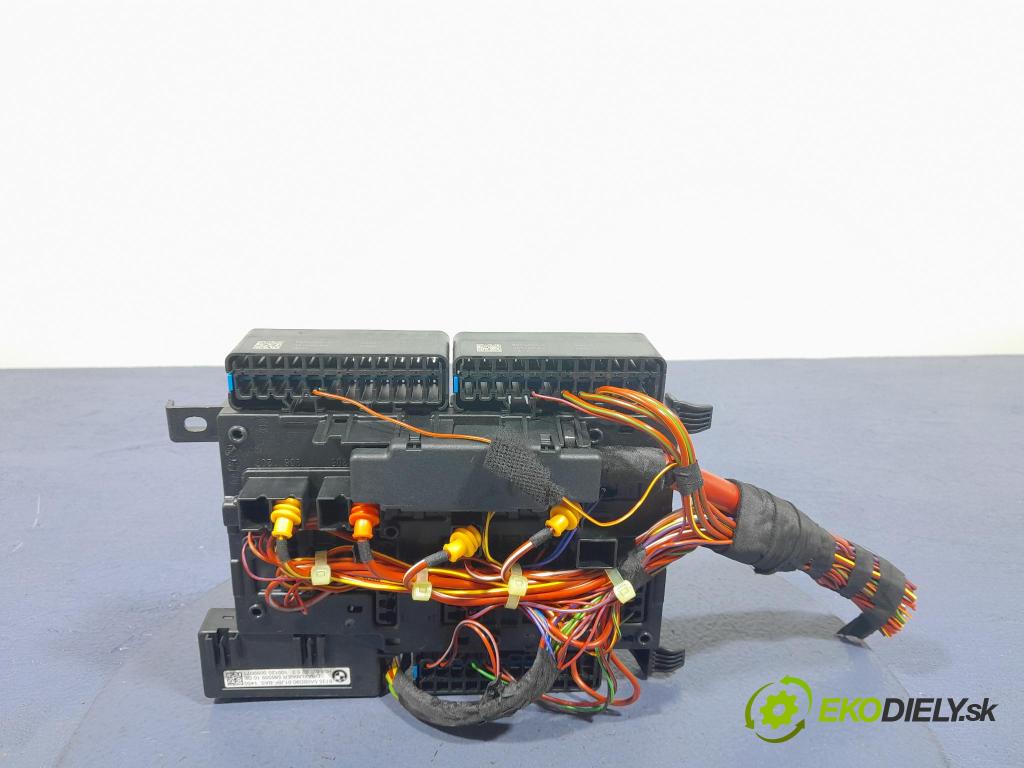 Bmw Seria 2 2020 skříňka Pojistky 9270356