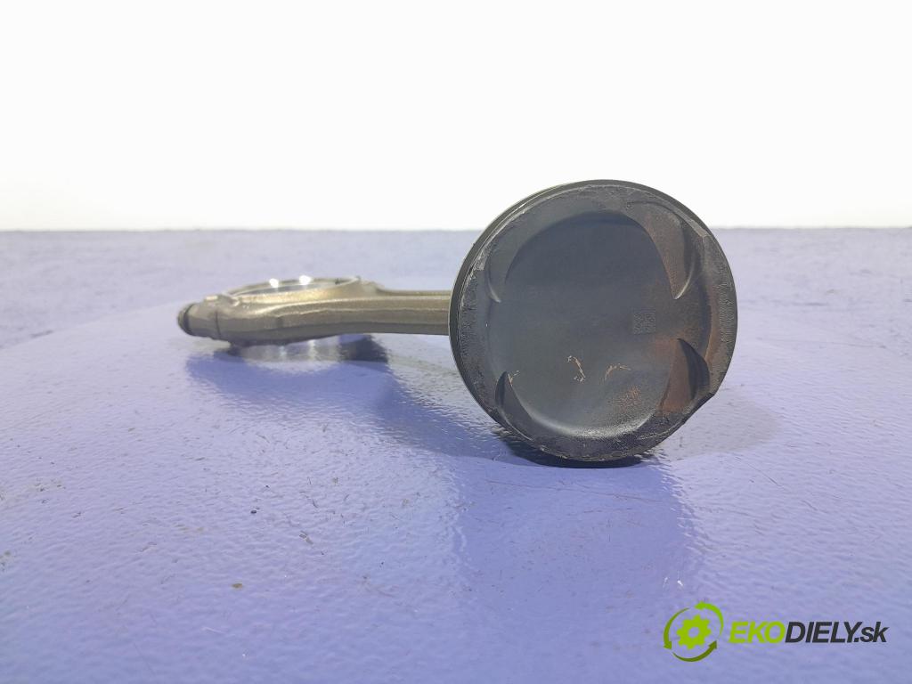 Skoda Octavia 2023 píst