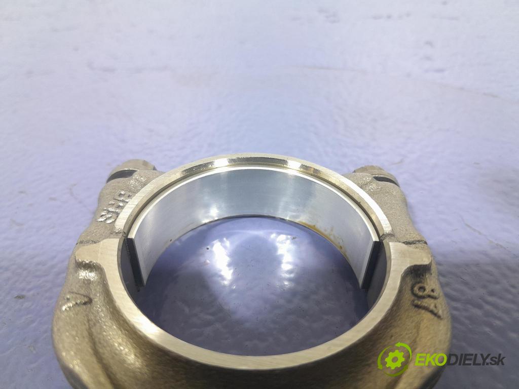 Skoda Octavia 2023 píst