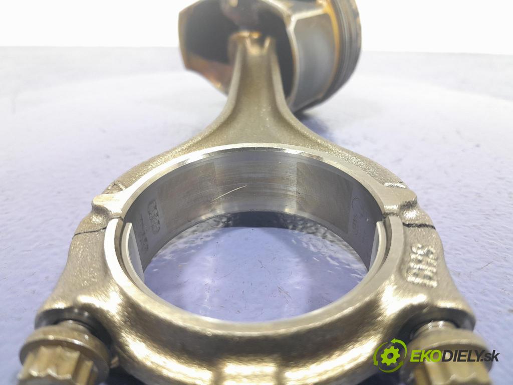 Skoda Octavia 2023 píst