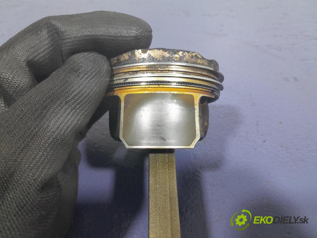 Skoda Octavia 2023 píst