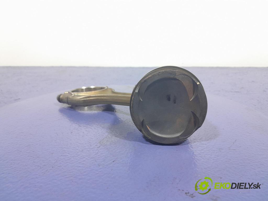 Skoda Octavia 2023 píst