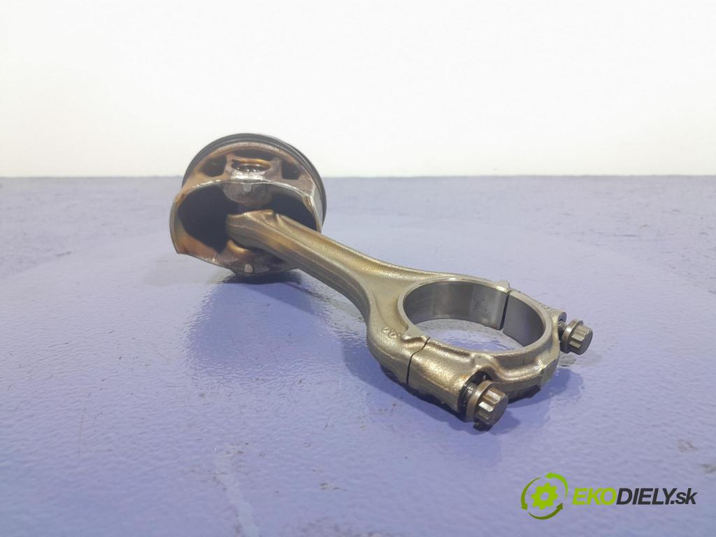 Skoda Octavia 2023 píst