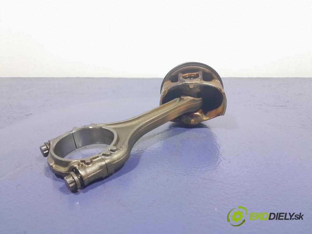 Skoda Octavia 2023 píst