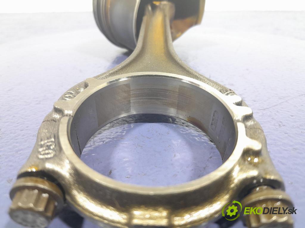 Skoda Octavia 2023 píst