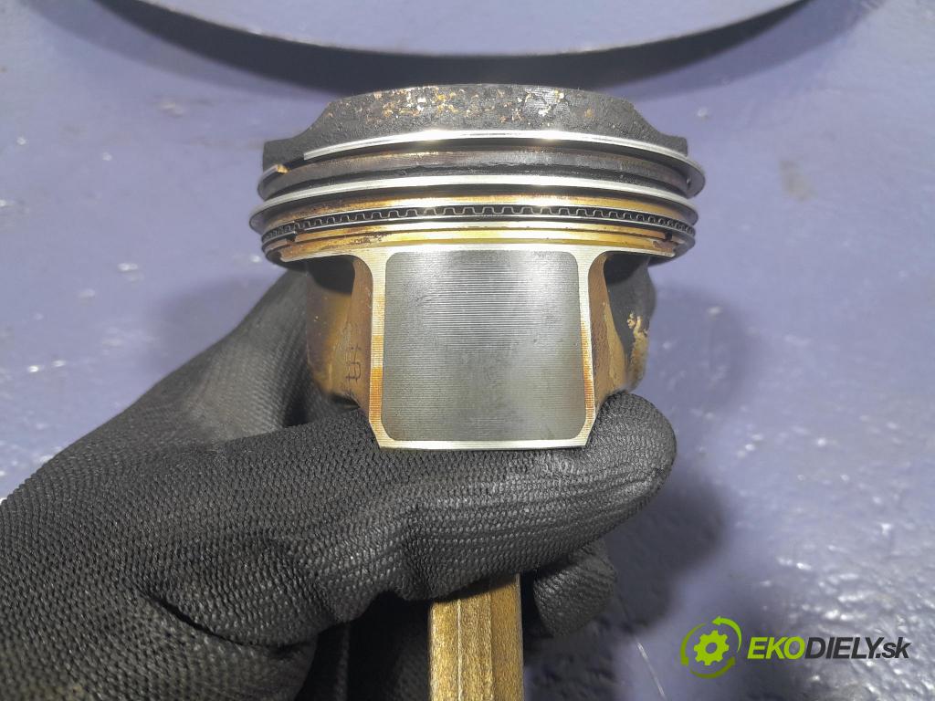 Skoda Octavia 2023 píst 