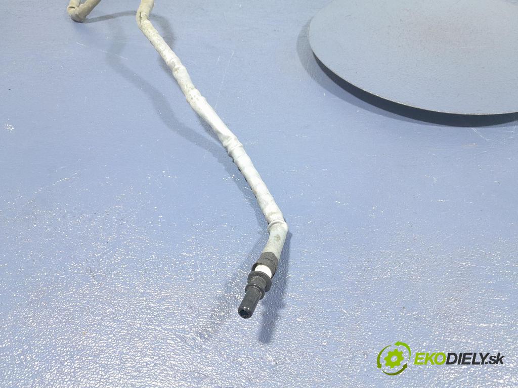 Bmw Seria 2 2020 rúrka paliva 7300625 7464627