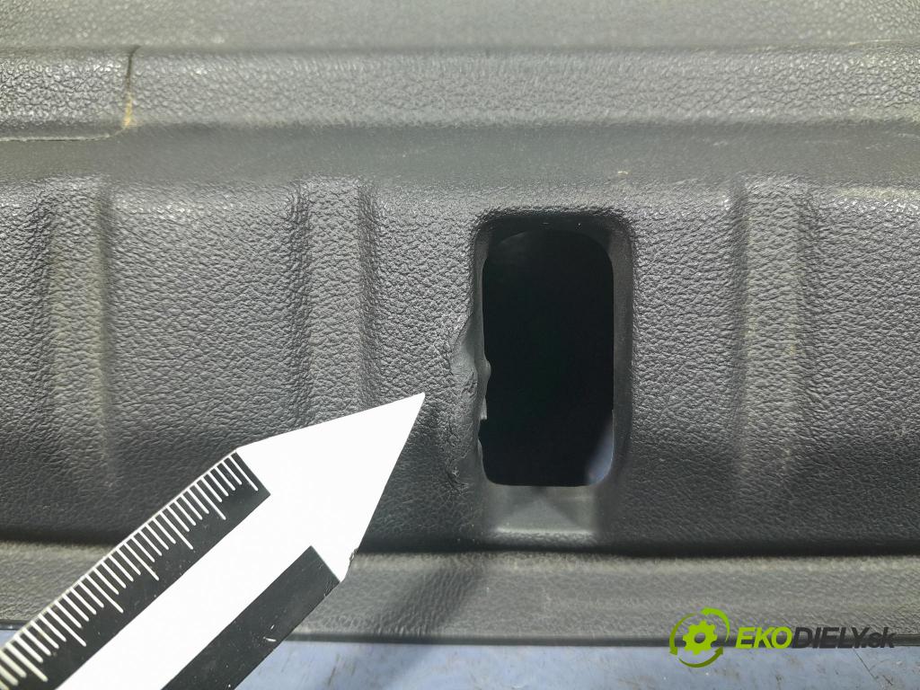 Bmw Seria 2 2020 kryt Plast: Interiéry: 7475720