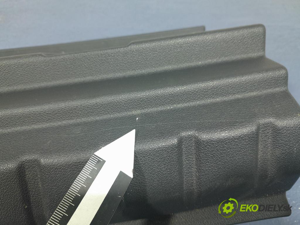 Bmw Seria 2 2020 kryt Plast: Interiéry: 7475720