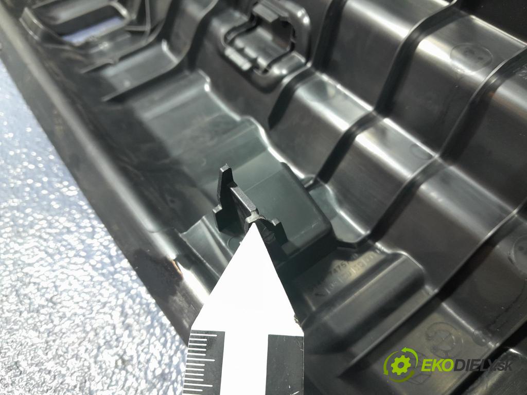 Bmw Seria 2 2020 kryt Plast: Interiéry: 7475720