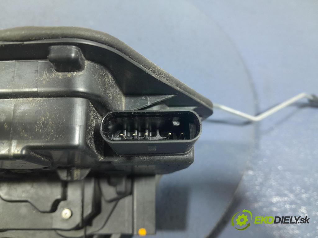 Bmw Seria 2 2020 zámok dvere zad Vľavo: 7445045