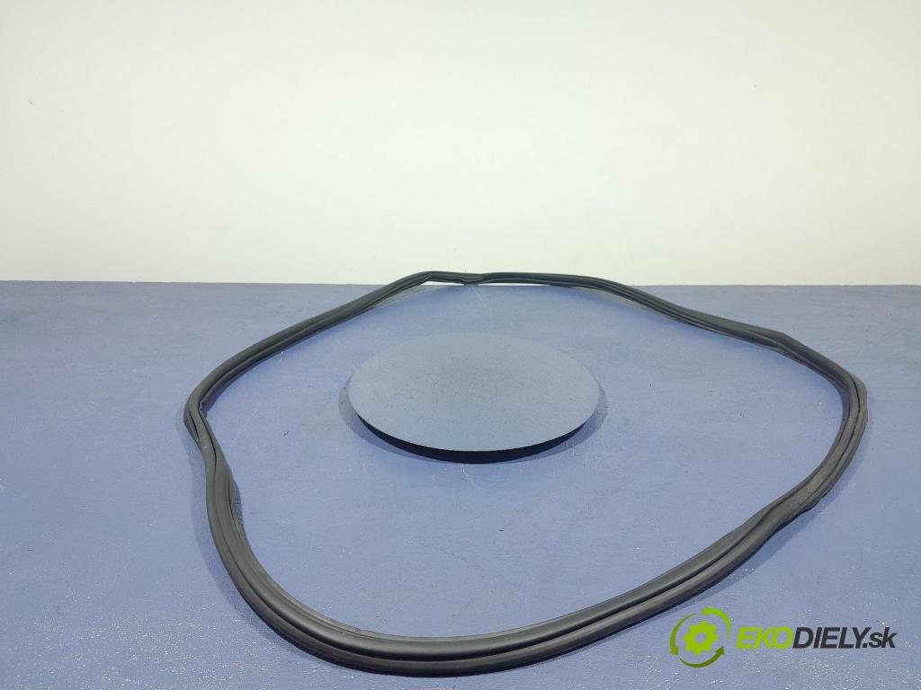 Skoda Octavia 2023 Těsnění: dveře 5E3867367