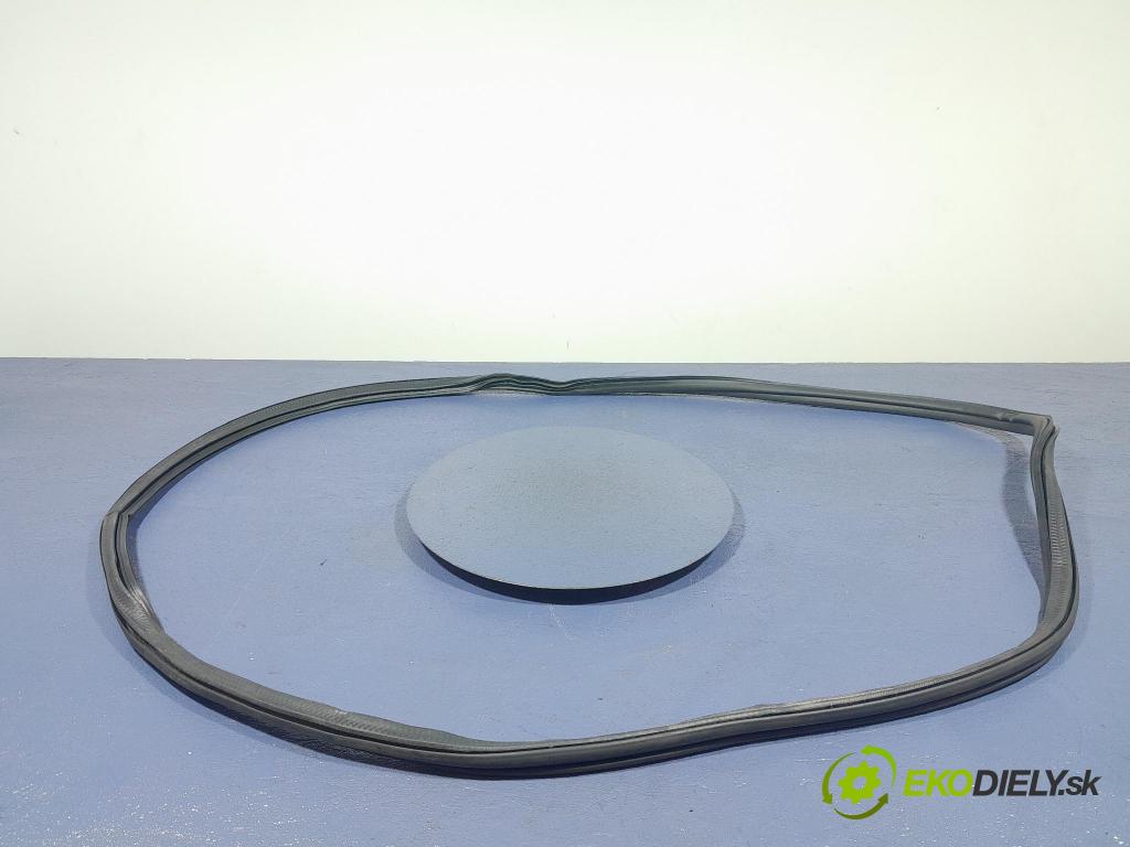 Skoda Octavia 2023 Těsnění: dveře 5E3867367