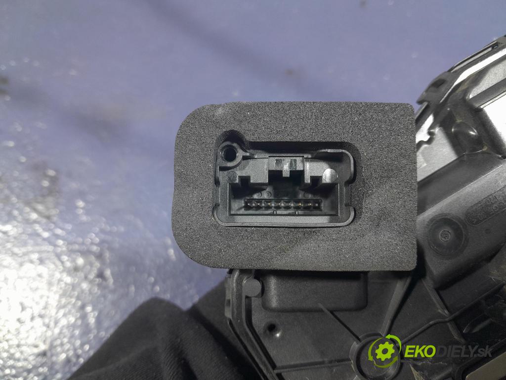 Skoda Octavia 2023 zámek dveře před Levý: 5TB837015E