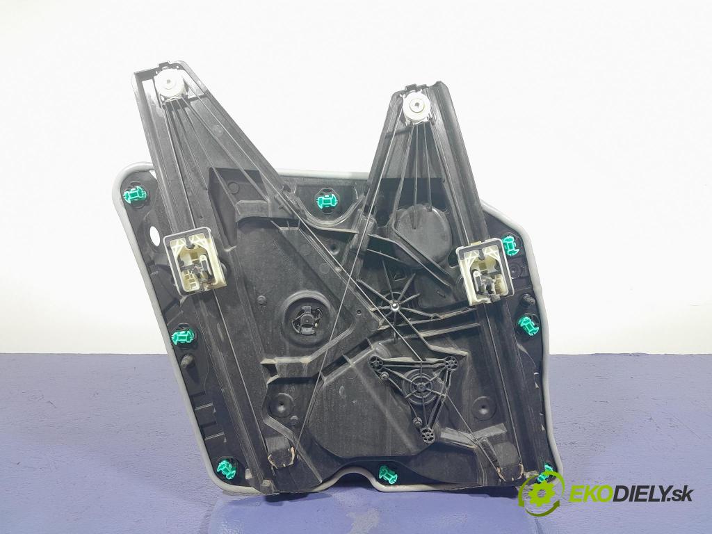 Skoda Octavia 2023 mechanismus stahování Sklenka: před v pravo: 5E3837656A