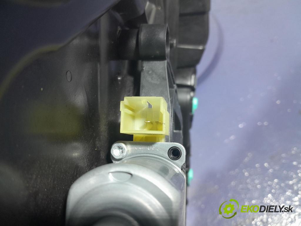 Skoda Octavia 2023 mechanismus stahování Sklenka: před v pravo: 5E3837656A
