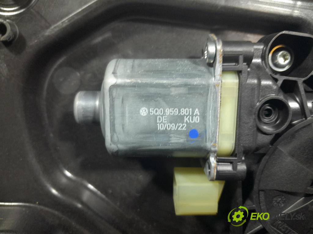 Skoda Octavia 2023 mechanismus stahování Sklenka: před Levý: 5E3837655A