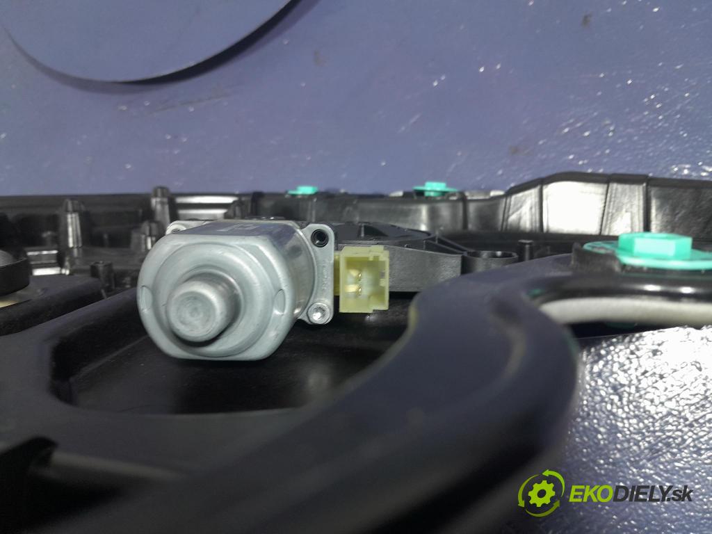 Skoda Octavia 2023 mechanismus stahování Sklenka: před Levý: 5E3837655A