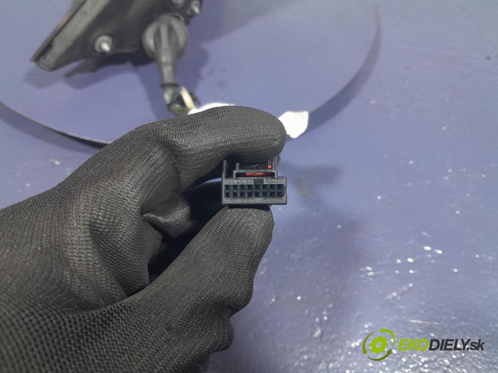 Skoda Octavia 2023 zrkadlo pravé 