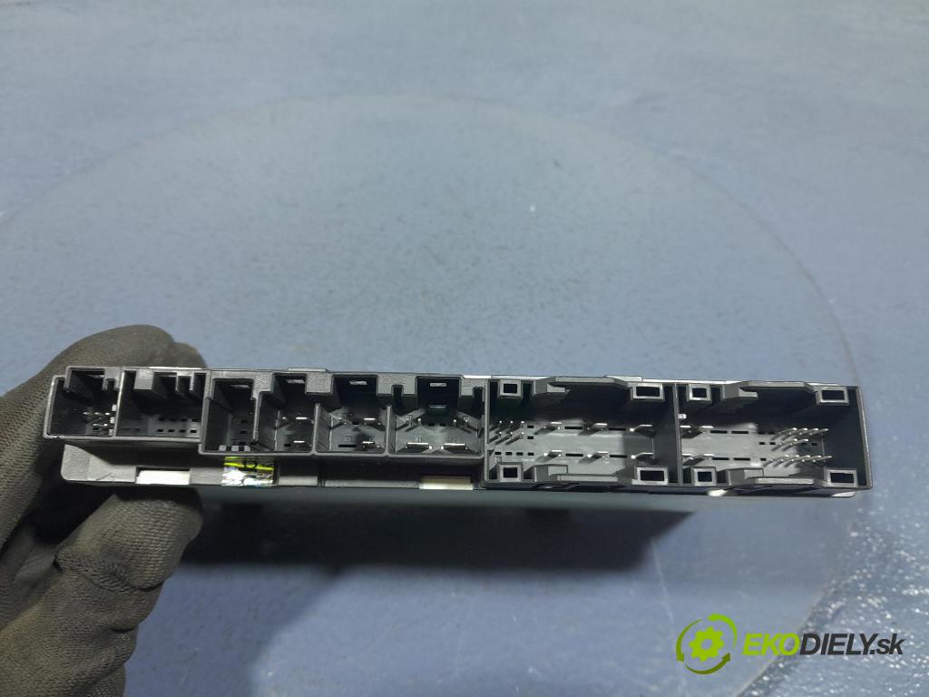 Bmw Seria 2 2020 riadiaca jednotka Sedadlo: 9824564