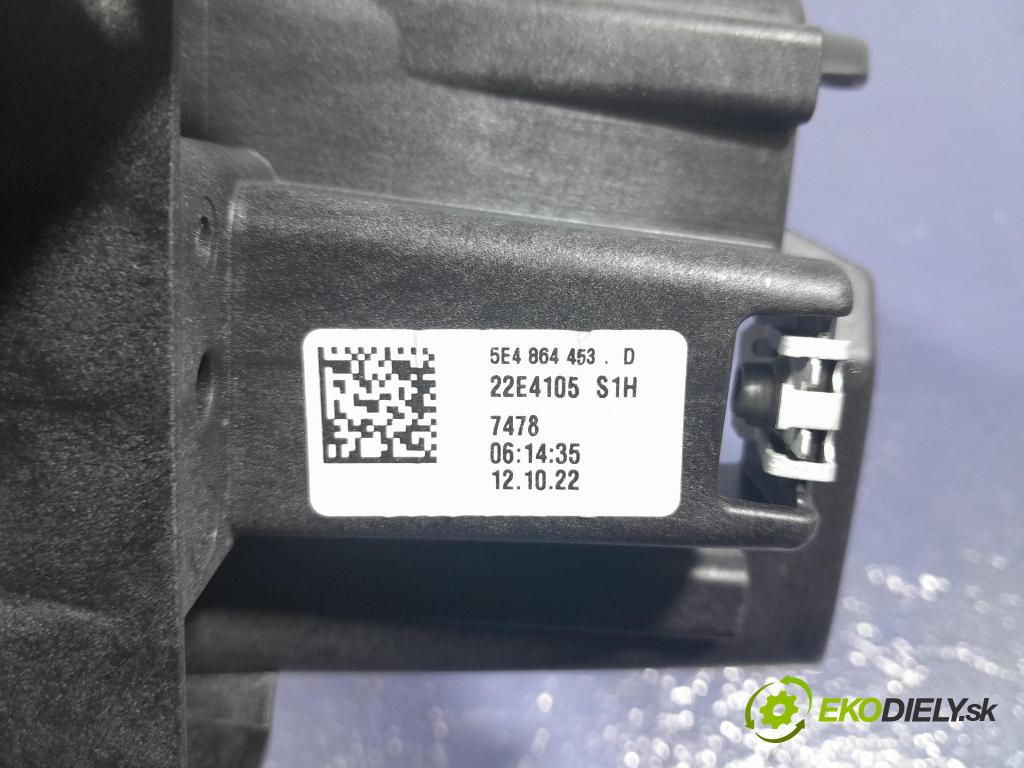 Skoda Octavia 2023 kryt Plast: Interiéry: 5E4864453D