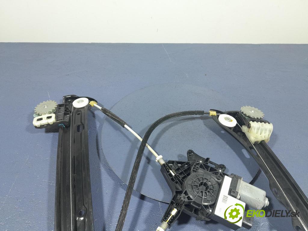 Bmw Seria 2 2020 mechanismus stahování Sklenka: před v pravo: 9851142