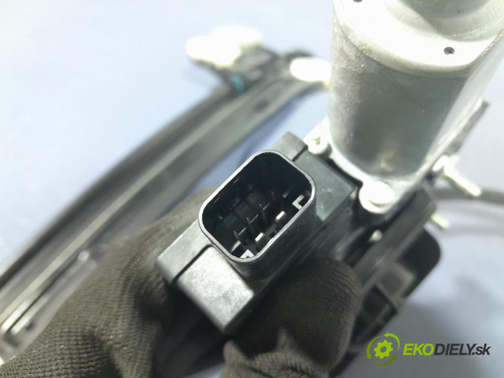 Bmw Seria 2 2020 mechanismus stahování Sklenka: před v pravo: 9851142