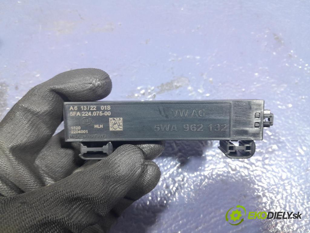 Skoda Octavia 2023 kastlík 5E3862531A