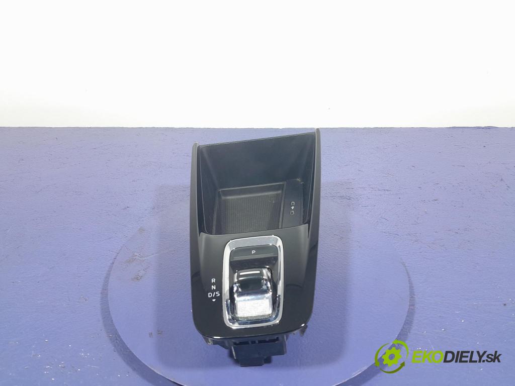Skoda Octavia 2023 kryt Plast: Interiéry: 5E4713203BJ