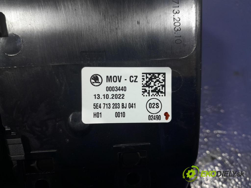 Skoda Octavia 2023 kryt Plast: Interiéry: 5E4713203BJ