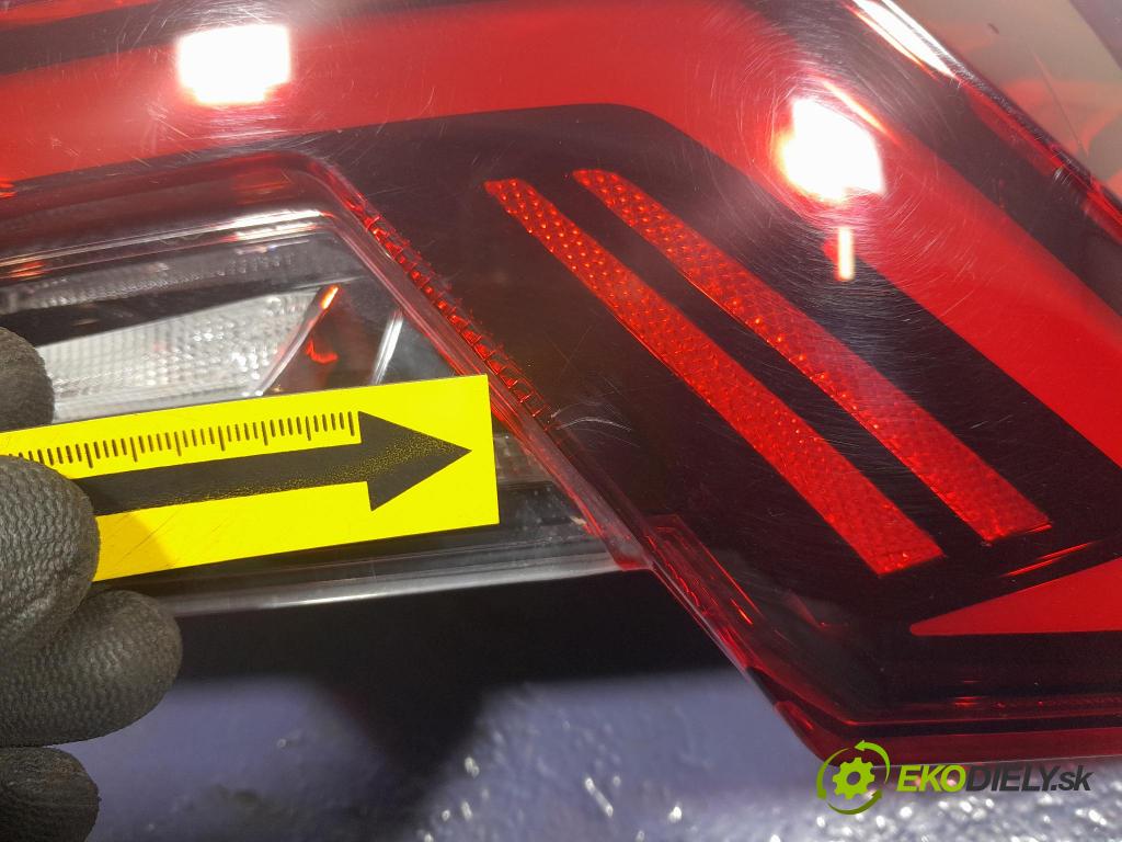 Skoda Octavia 2023 světlo Zad: Práva: Mimo: 5E3945208A